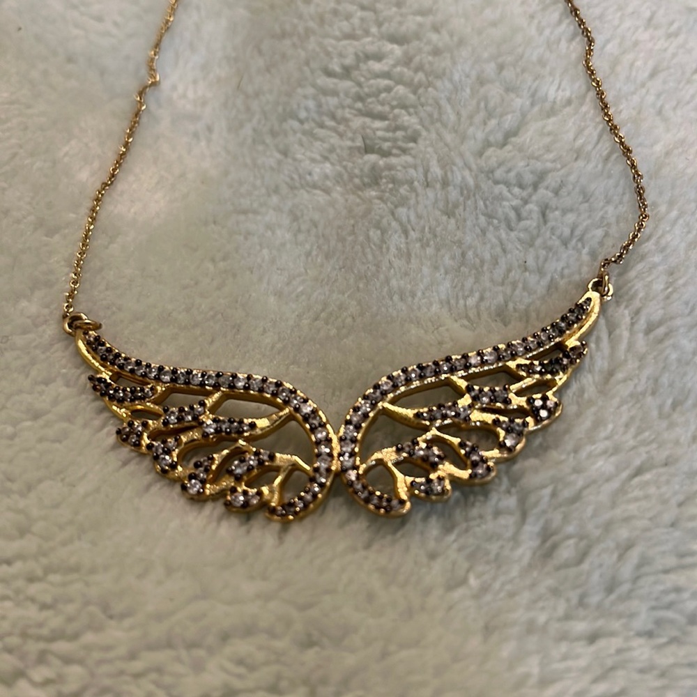 Stella & Dot Bellissimo angel wing necklace
